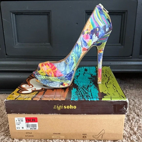 Zigi Soho Colorful Floral Platform Heels - Picture 2 of 5